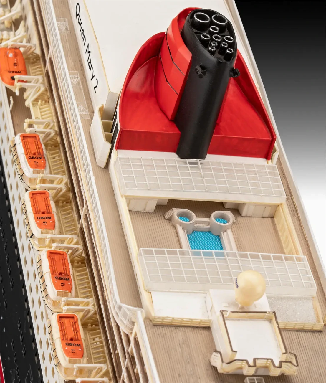 Revell Queen Mary 2 05223 Oberdeck