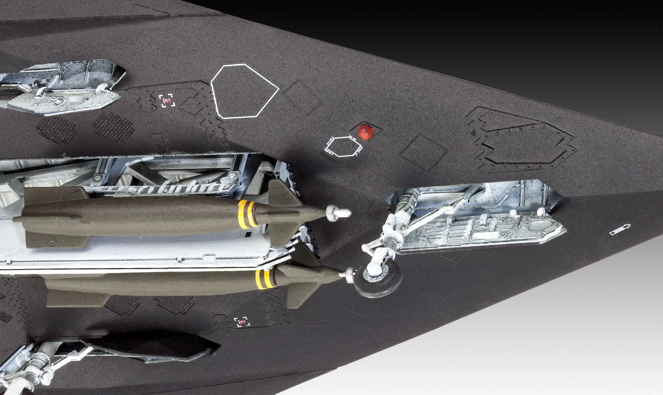 Revell 03899 - F-117A Nighthawk Stealth Fighter