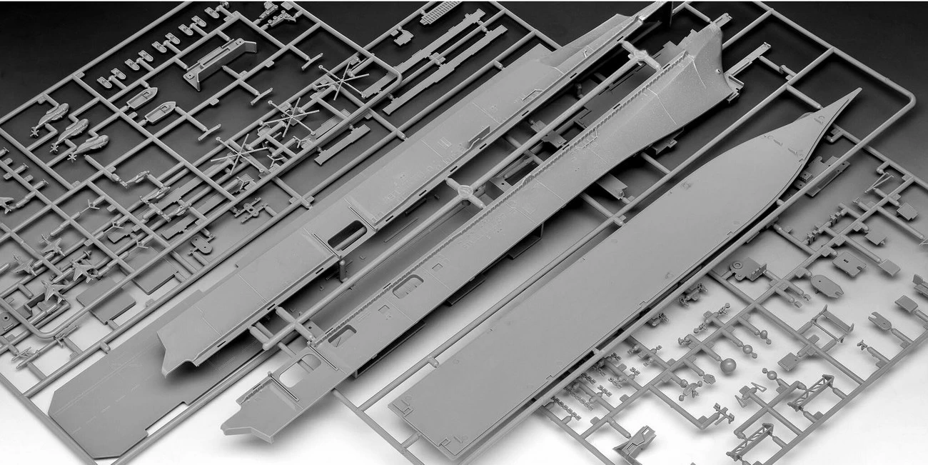 Revell 05178 - US Navy Assault Carrier WASP Class