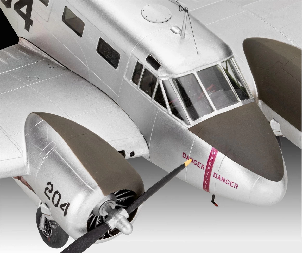 Revell 03811 - Beechcraft Model 18 - Flugzeug Modell