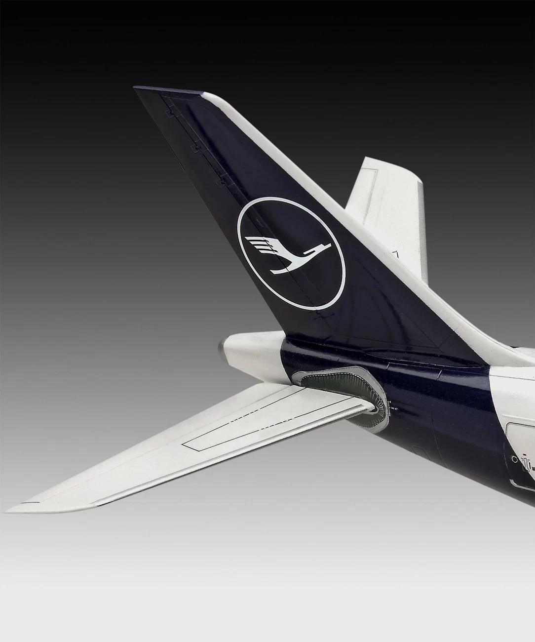 Revell 03816 - Airbus A330-300 Lufthansa New Livery