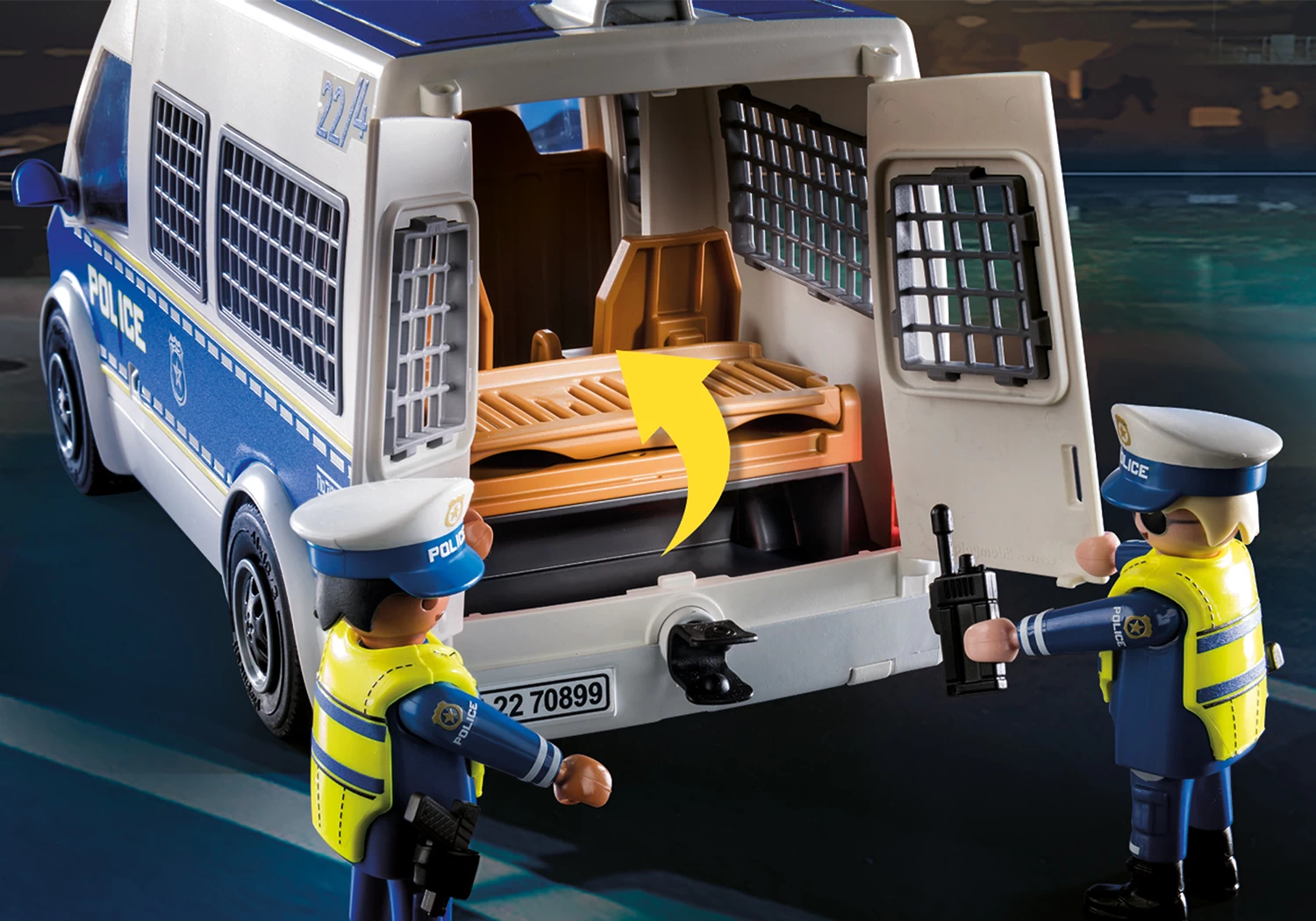 Playmobil 70899 - Polizei Mannschaftswagen mit Licht und Sound