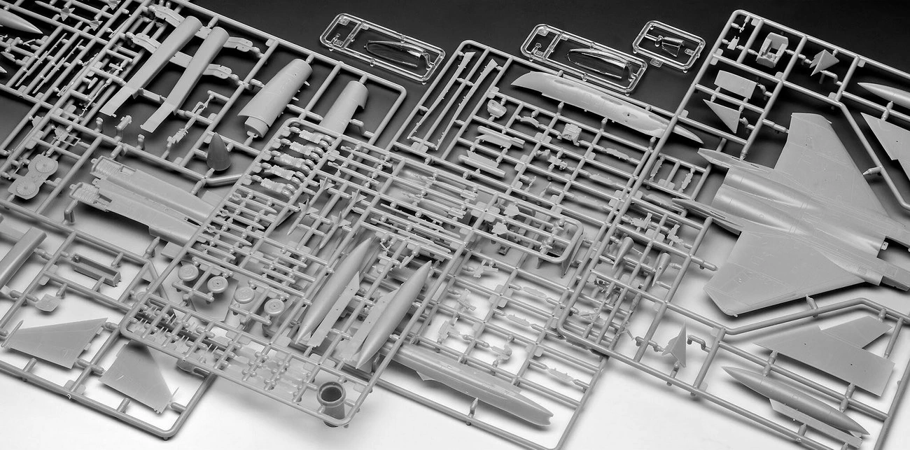 Revell 03841 - F-15E Strike Eagle