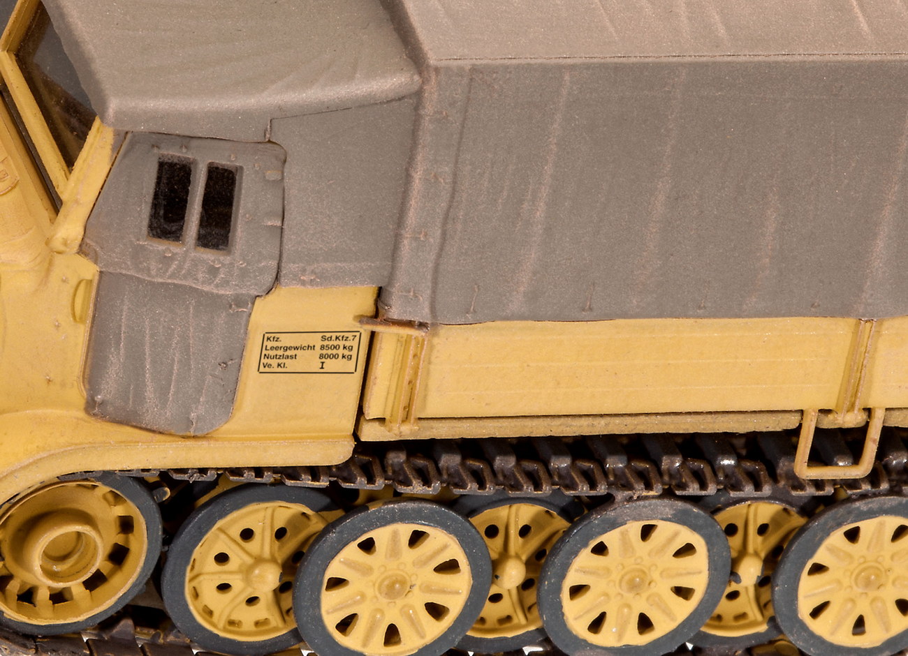 Revell 03263 - Sd.Kfz. 7 (Late Production)