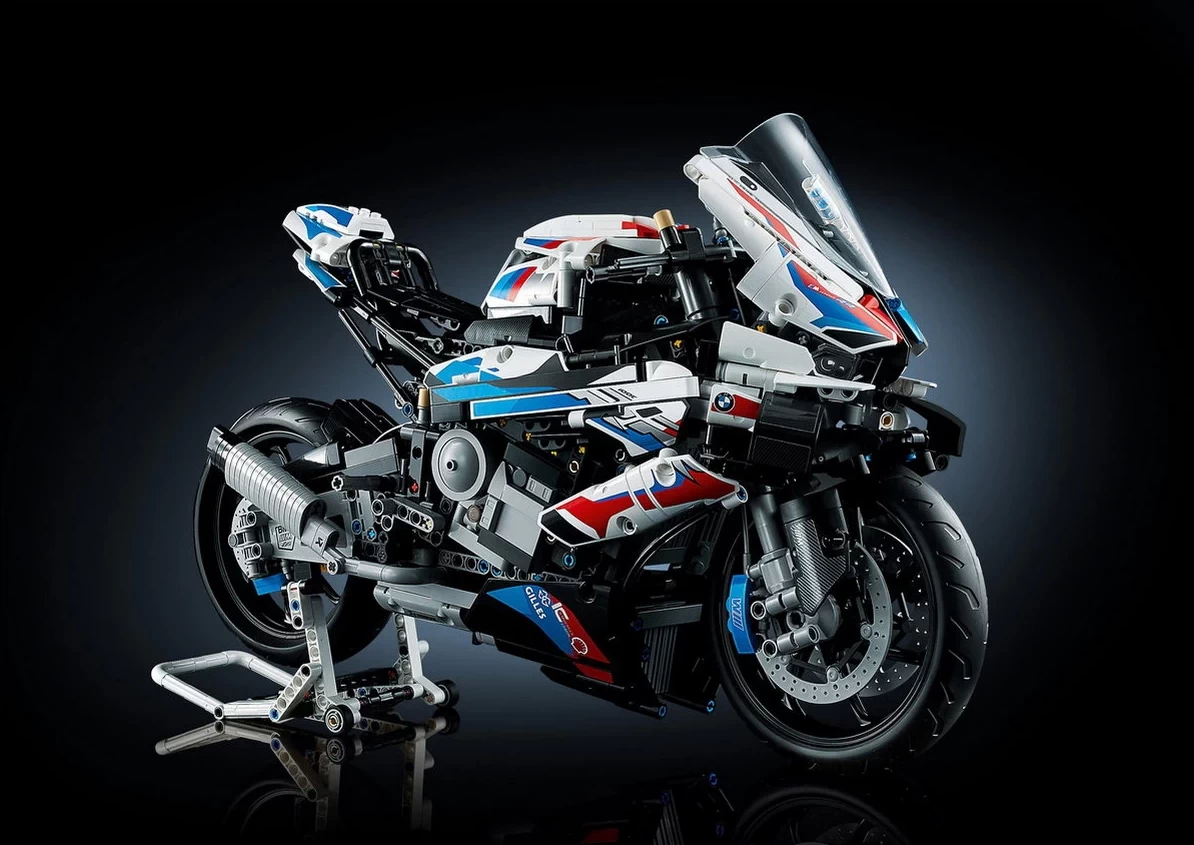 LEGO Technic 42130 - BMW M 1000 RR