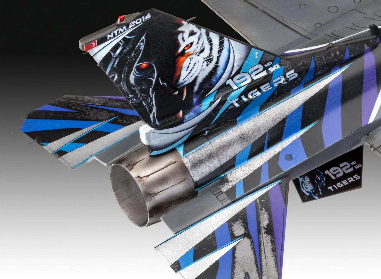 Revell 03844 -  Lockheed Martin F-16D Tigermeet 2014
