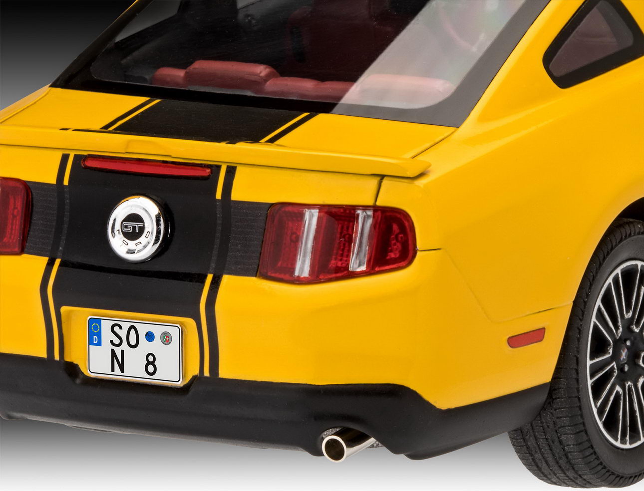 Revell 07046 - 2010 Ford Mustang GT