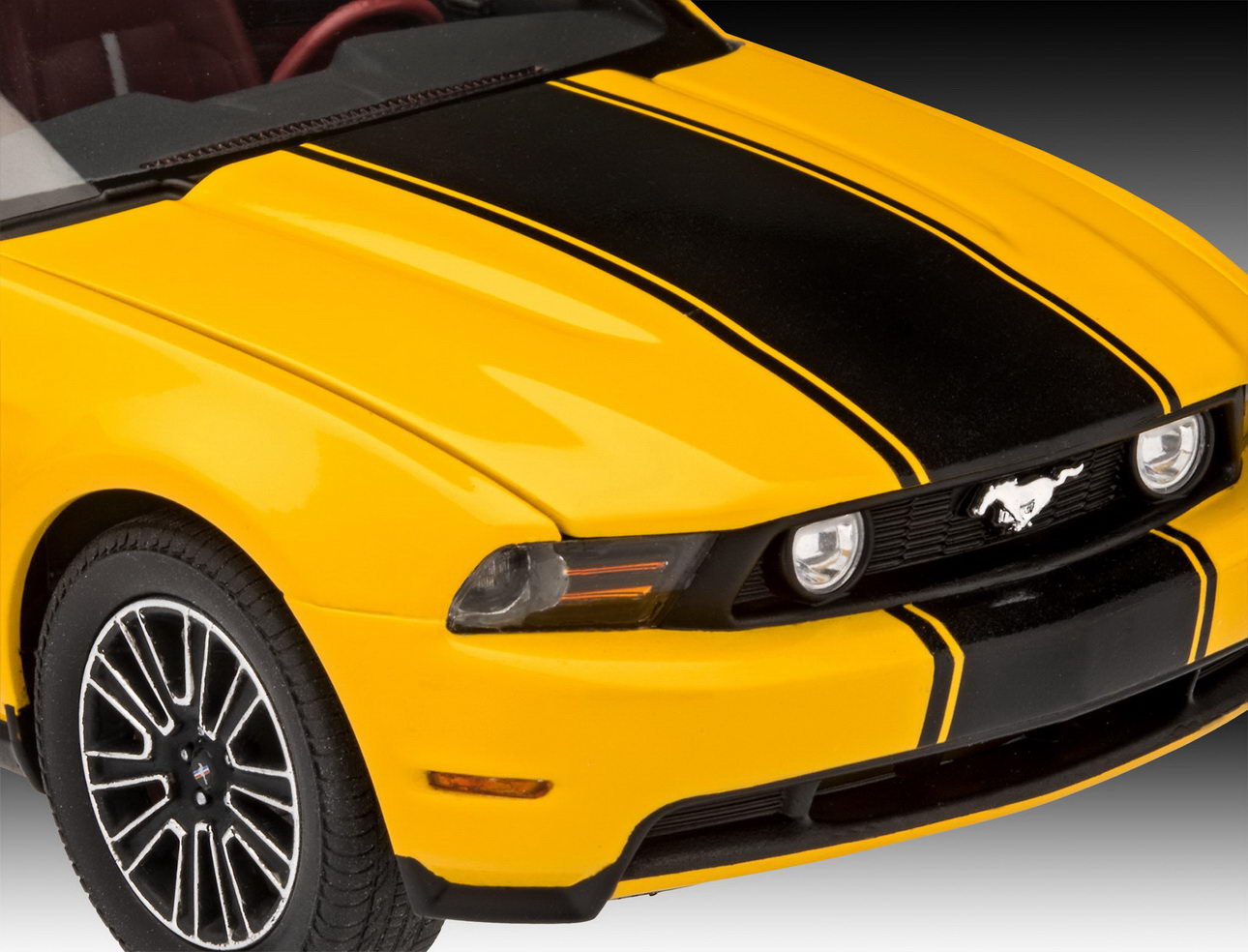 Revell 07046 - 2010 Ford Mustang GT