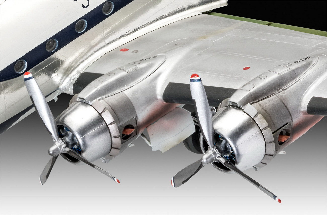 Revell 03920 - C-54D Thunderbirds - Platinum Edition - Modell