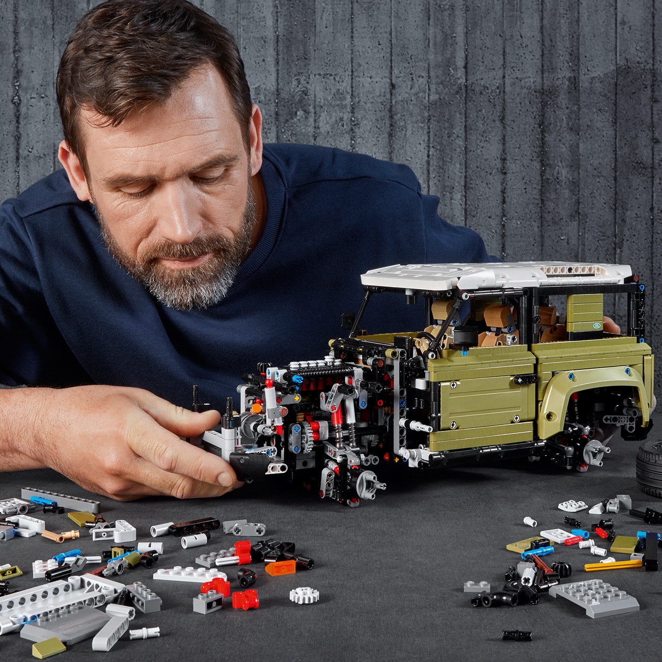 LEGO Technic (42110) - Land Rover Defender